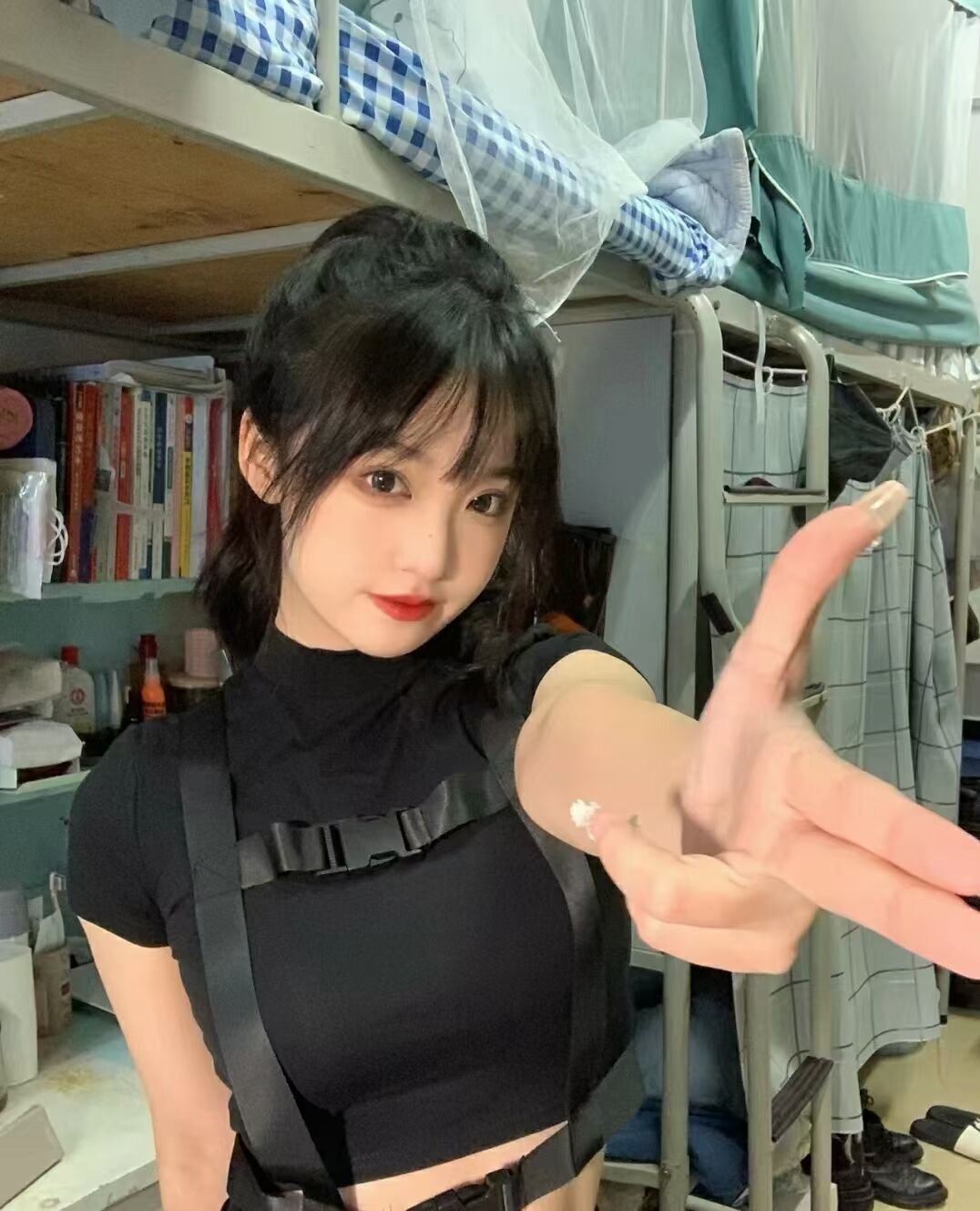 可后入的大奶萝莉哦